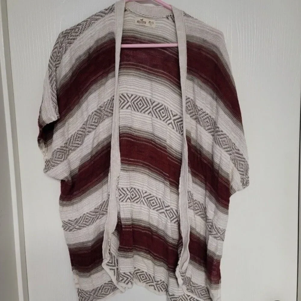 ~ womens red Hollister short sleeve sweater - small hole in sleeve in picture